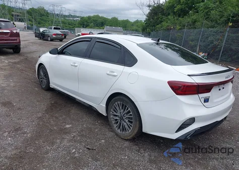 2022 Kia Forte Gt-Line z USA, uszkodzony, nr VIN 3KPF54AD4NE431993